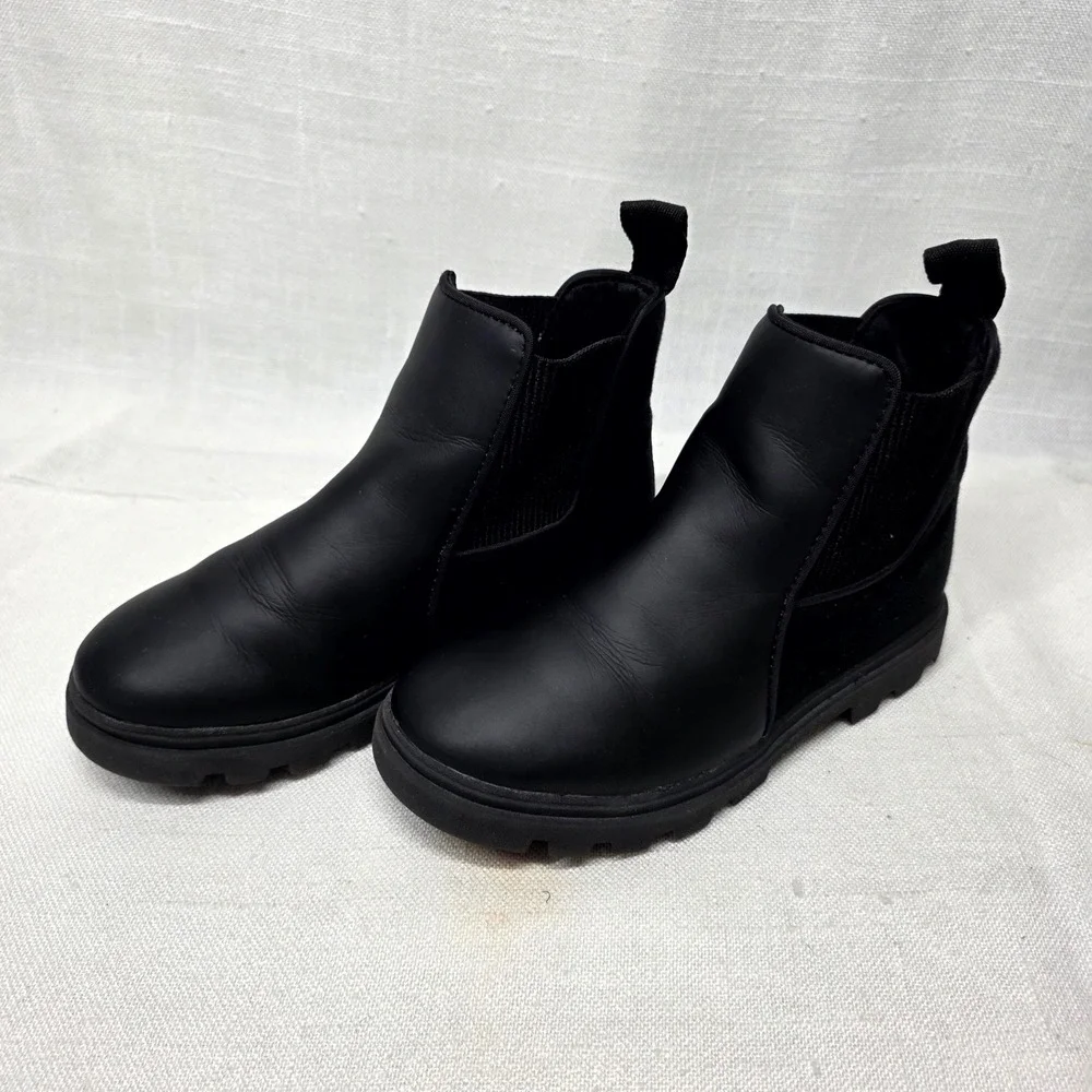 Native Kensington Treklite Boots Kids C13 Black Chelsea Slip On Lug Sole Rugged